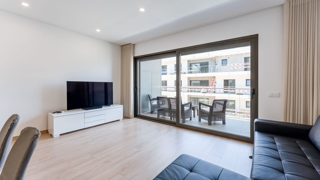 Elegant 2BDR Apartment in Quarteira by Lovelystay