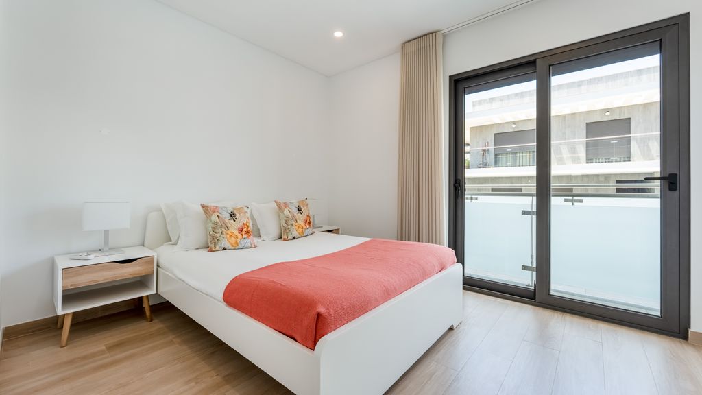 Elegant 2BDR Apartment in Quarteira by Lovelystay