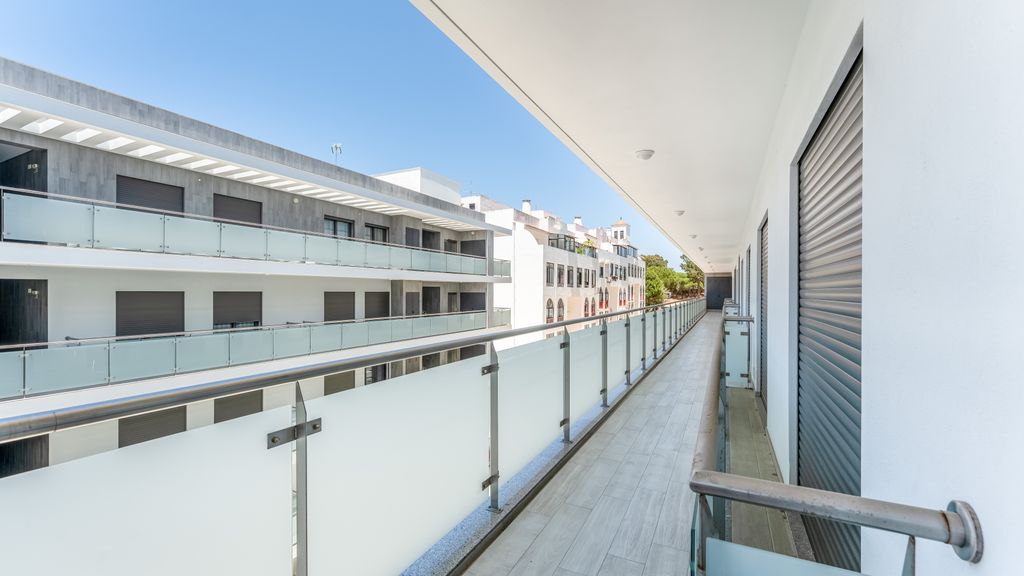 Elegant 2BDR Apartment in Quarteira by Lovelystay