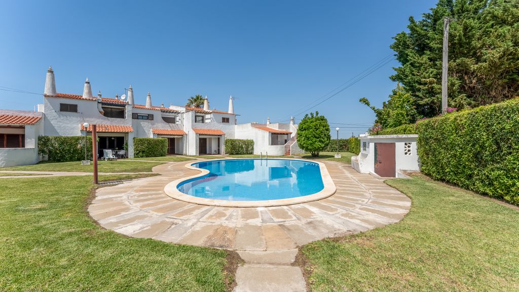 2BDr Retreat w/Pool in Porches by Lovelystay
