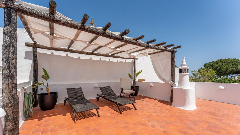 2BDr Retreat w/Pool in Porches by Lovelystay