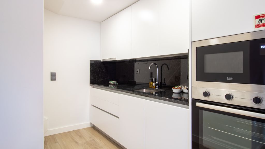 Quiet Duplex w/ Patio in Lapa by LovelyStay