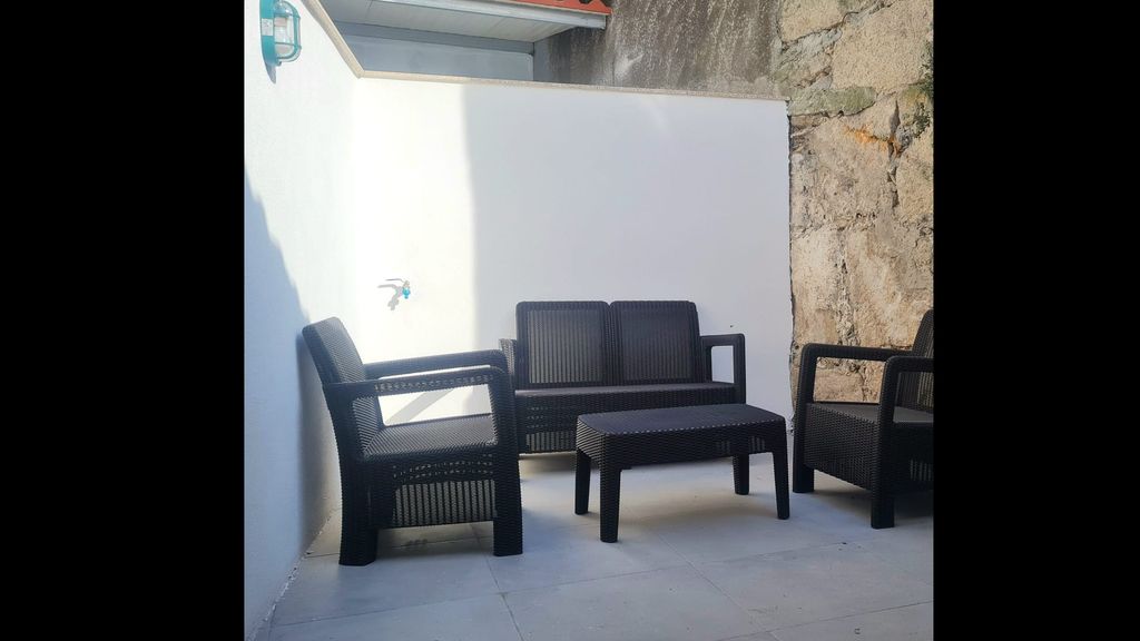 Quiet Duplex w/ Patio in Lapa by LovelyStay
