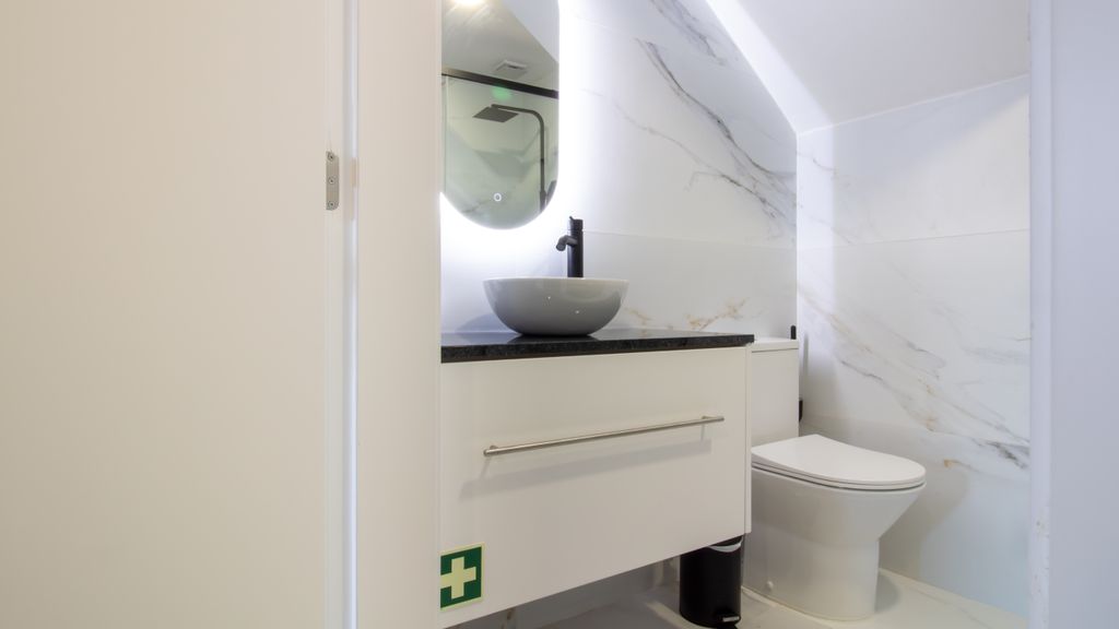 Quiet Duplex w/ Patio in Lapa by LovelyStay