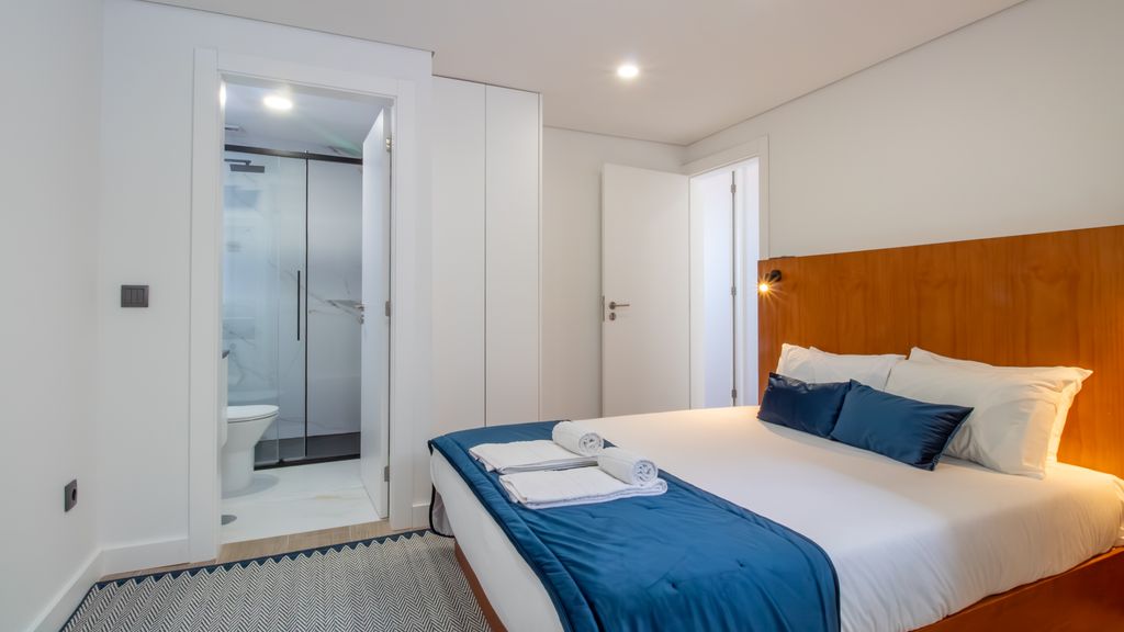 Quiet Duplex w/ Patio in Lapa by LovelyStay