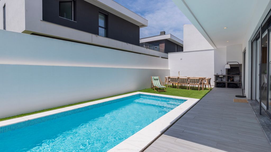 Villa Aroeira w/ Pool by LovelyStay
