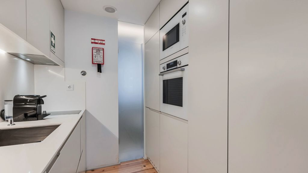 Wood and Marble 1BDR Apartment by LovelyStay