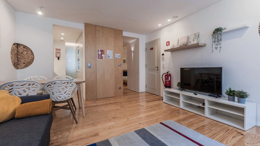 Wood and Marble 1BDR Apartment by LovelyStay