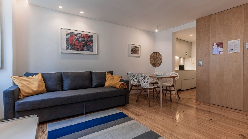 Wood and Marble 1BDR Apartment by LovelyStay