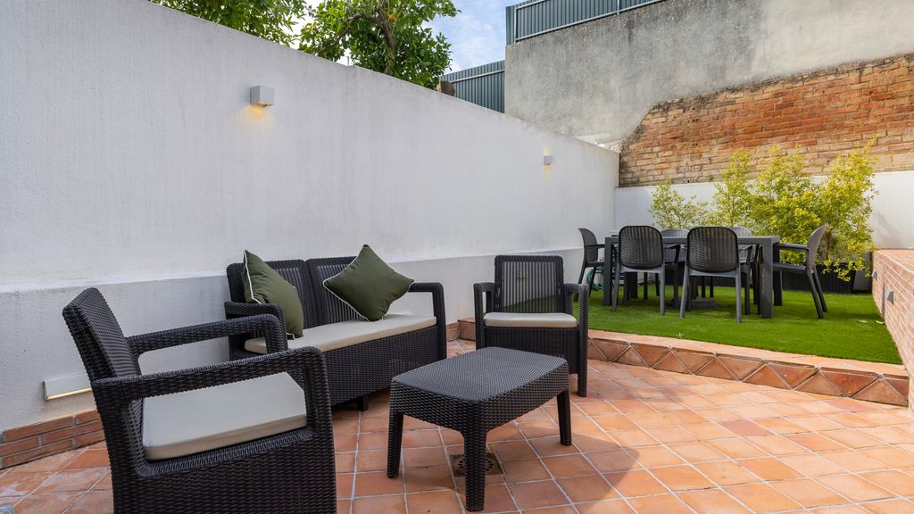 Sunny Garden 2BDR Apartment by LovelyStay