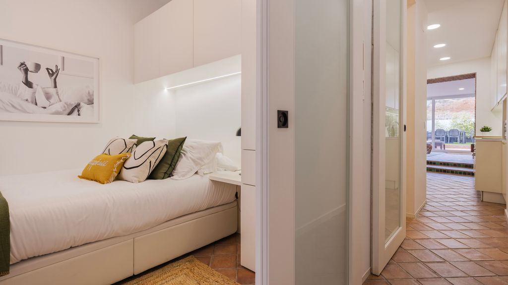 Sunny Garden 2BDR Apartment by LovelyStay