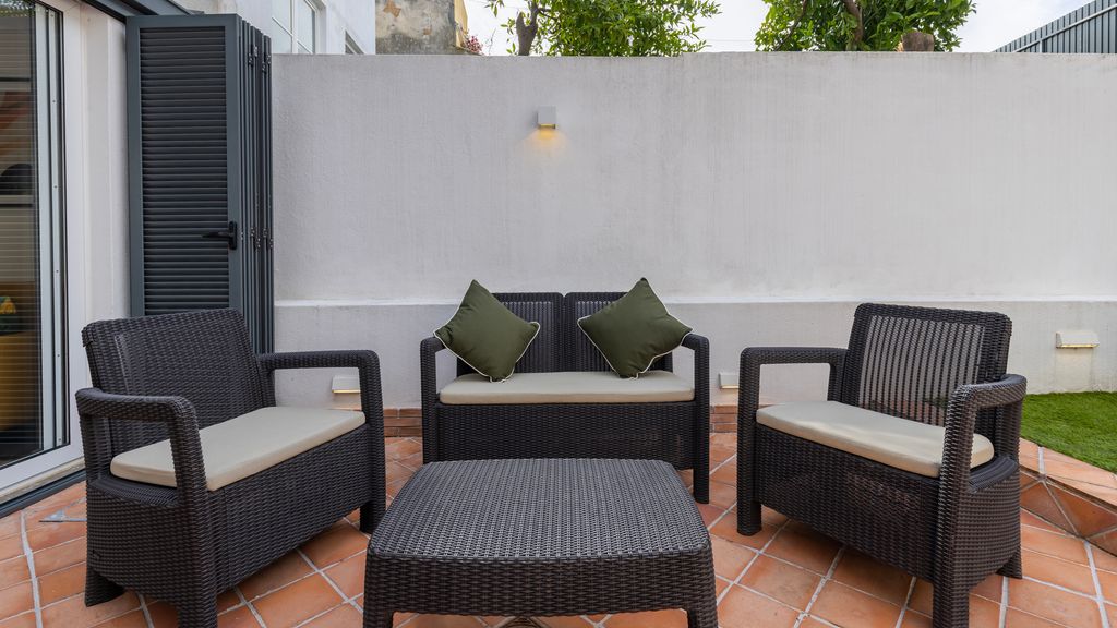 Sunny Garden 2BDR Apartment by LovelyStay