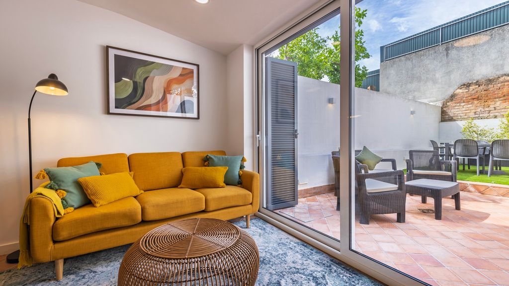 Sunny Garden 2BDR Apartment by LovelyStay