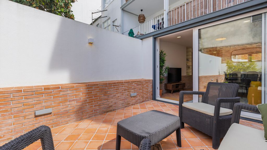 Sunny Garden 2BDR Apartment by LovelyStay