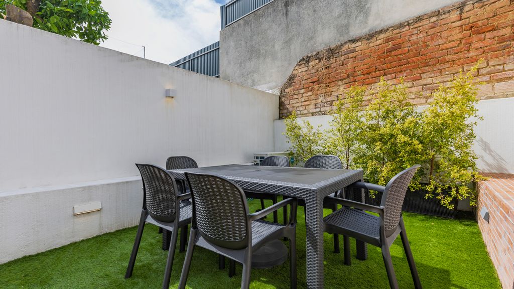 Sunny Garden 2BDR Apartment by LovelyStay
