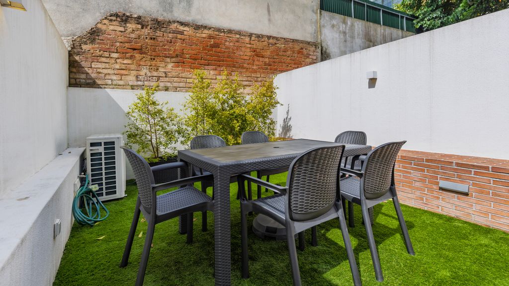 Sunny Garden 2BDR Apartment by LovelyStay