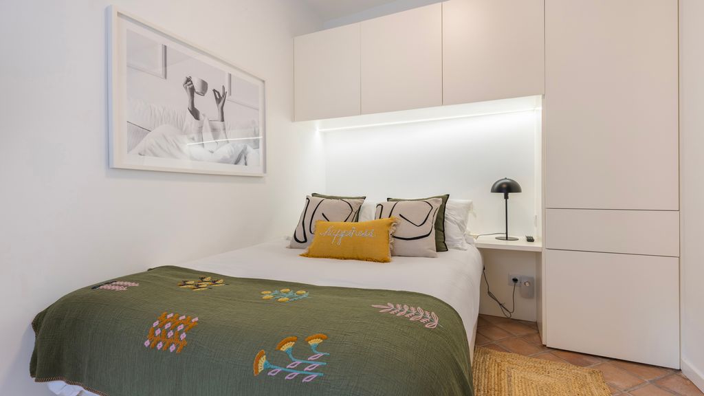 Sunny Garden 2BDR Apartment by LovelyStay