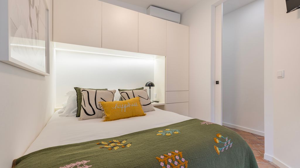 Sunny Garden 2BDR Apartment by LovelyStay