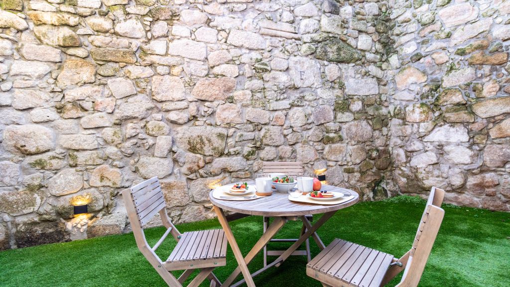 Caldeireiros 95 | Duplex w/ View by LovelyStay