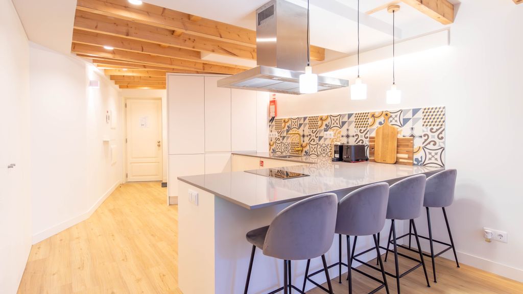 Caldeireiros 95 | Duplex w/ View by LovelyStay