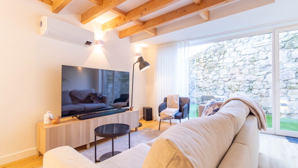 Caldeireiros 95 | Duplex w/ View by LovelyStay