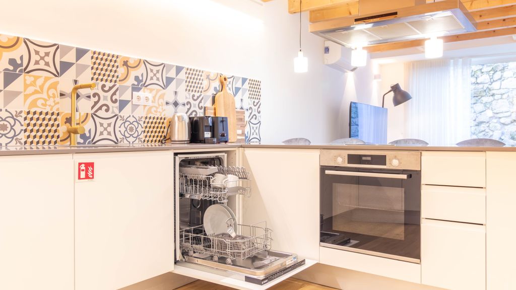 Caldeireiros 95 | Duplex w/ View by LovelyStay