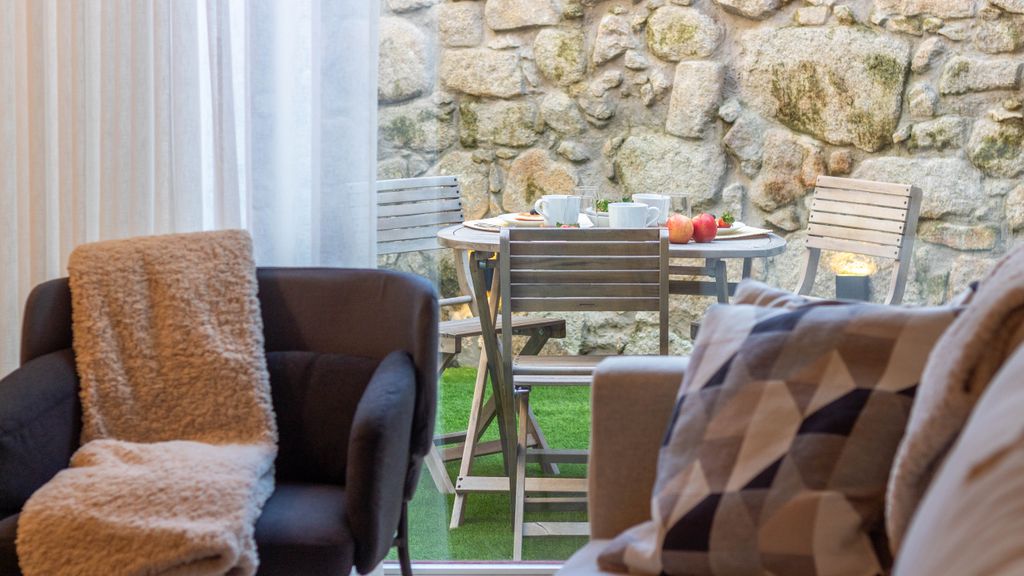 Caldeireiros 95 | Duplex w/ View by LovelyStay