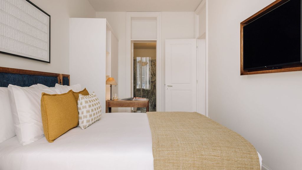 One Bedroom Superior City View