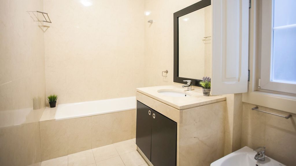 Central 3BDR Apartment in Lisbon by LovelyStay