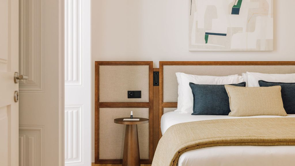 One Bedroom Deluxe Apartment