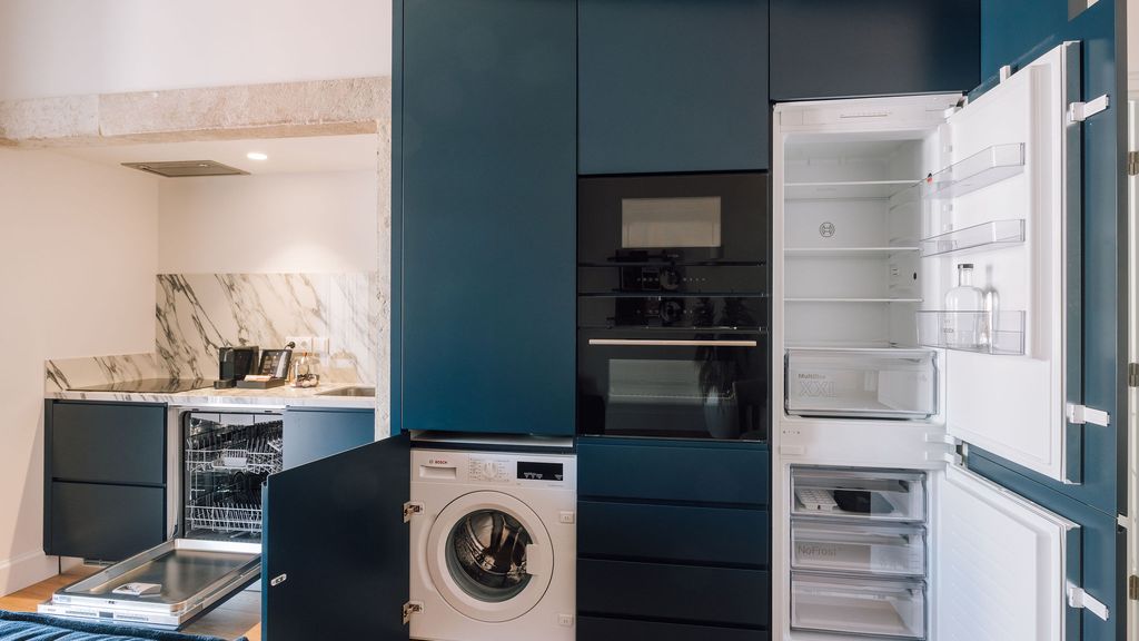 One Bedroom Deluxe Apartment