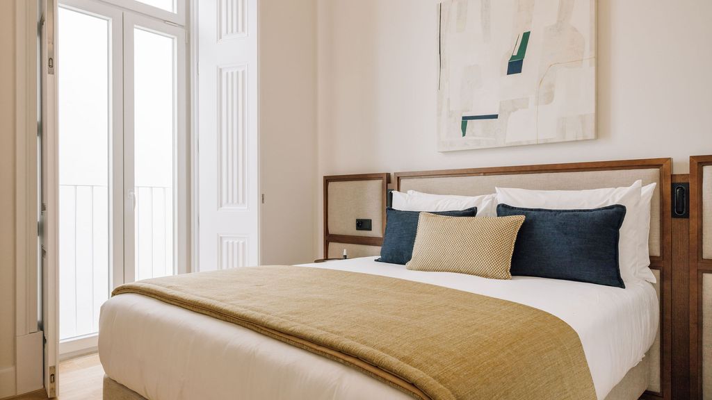 One Bedroom Deluxe Apartment