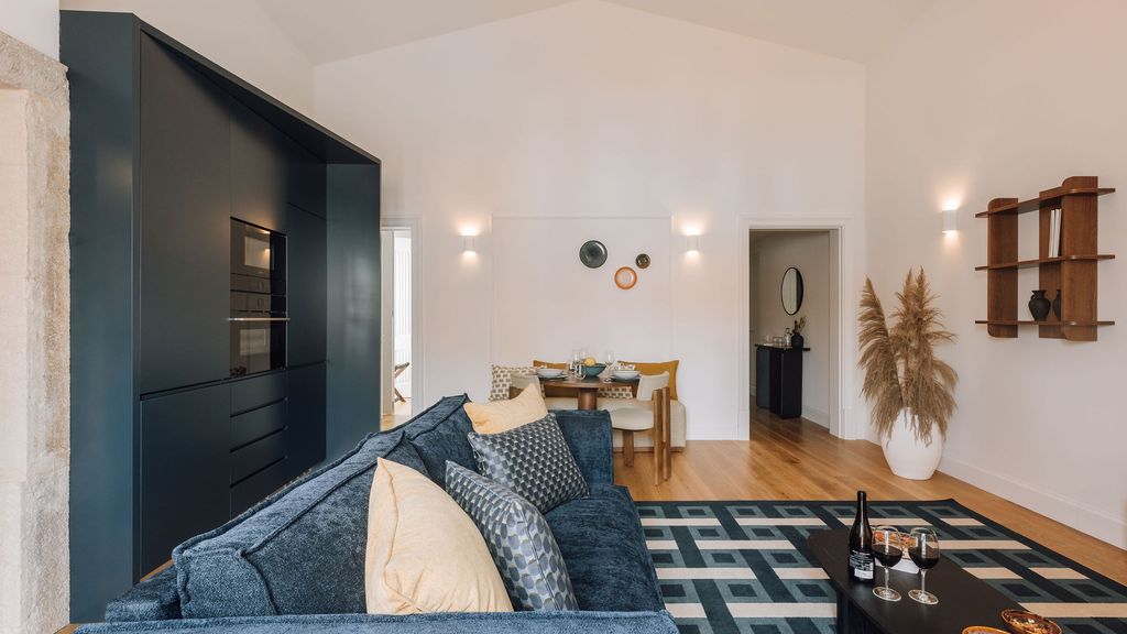 One Bedroom Deluxe Apartment