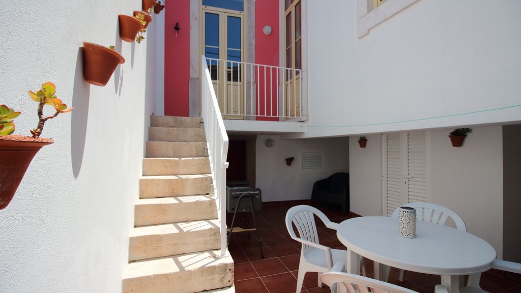 Casa 11 Cravos by LovelyStay