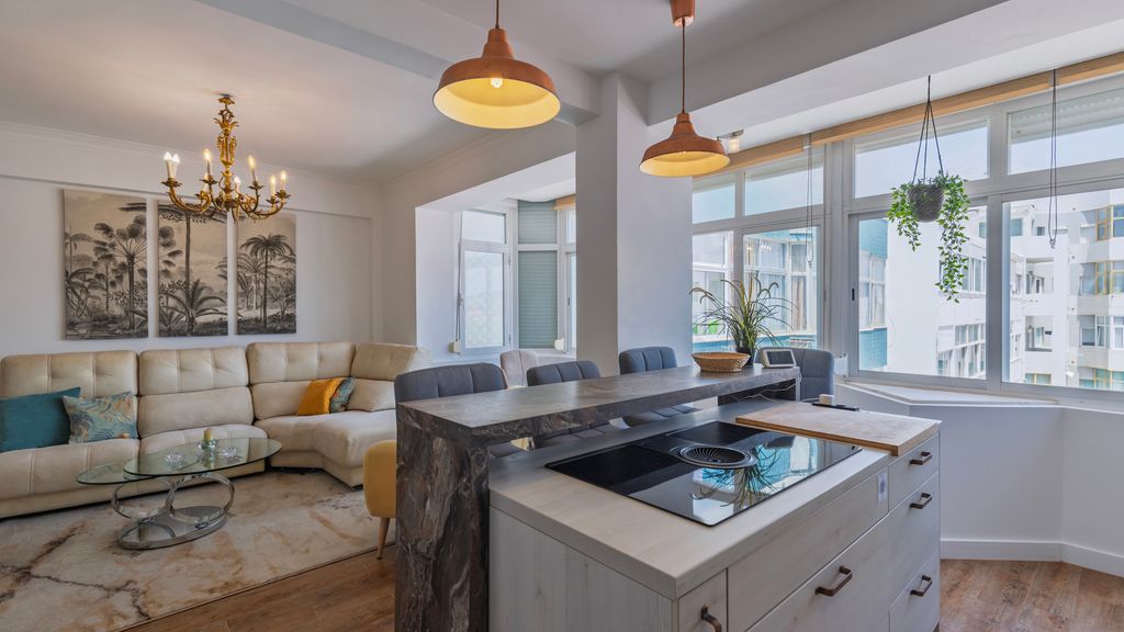 Seaside Flat in Costa da Caparica by LovelyStay