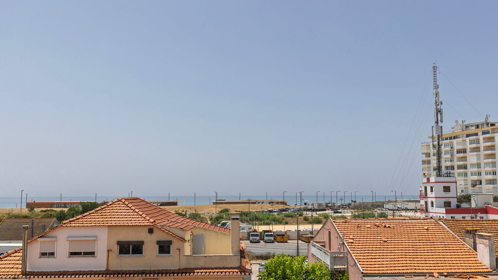 Seaside Flat in Costa da Caparica by LovelyStay