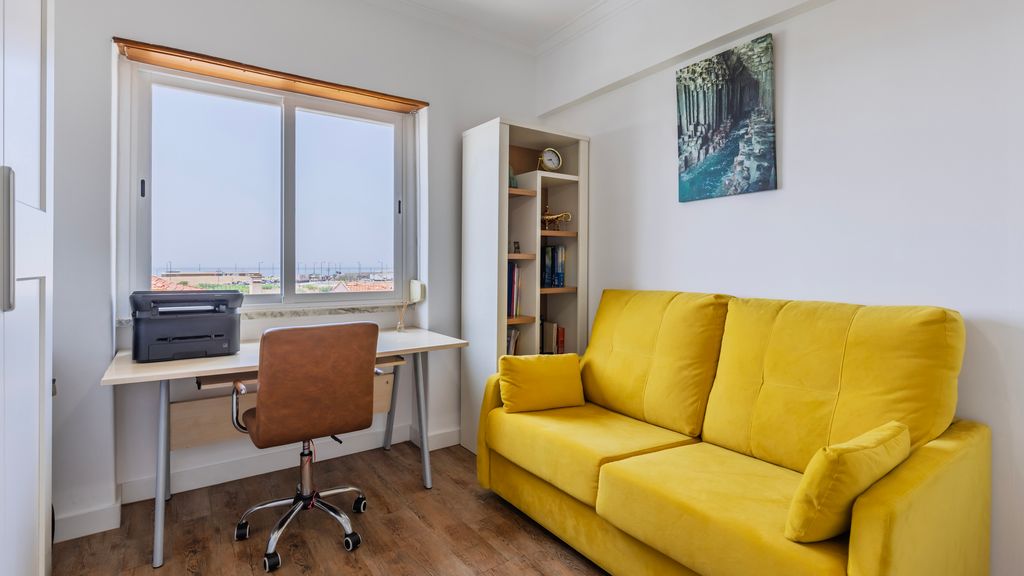 Seaside Flat in Costa da Caparica by LovelyStay