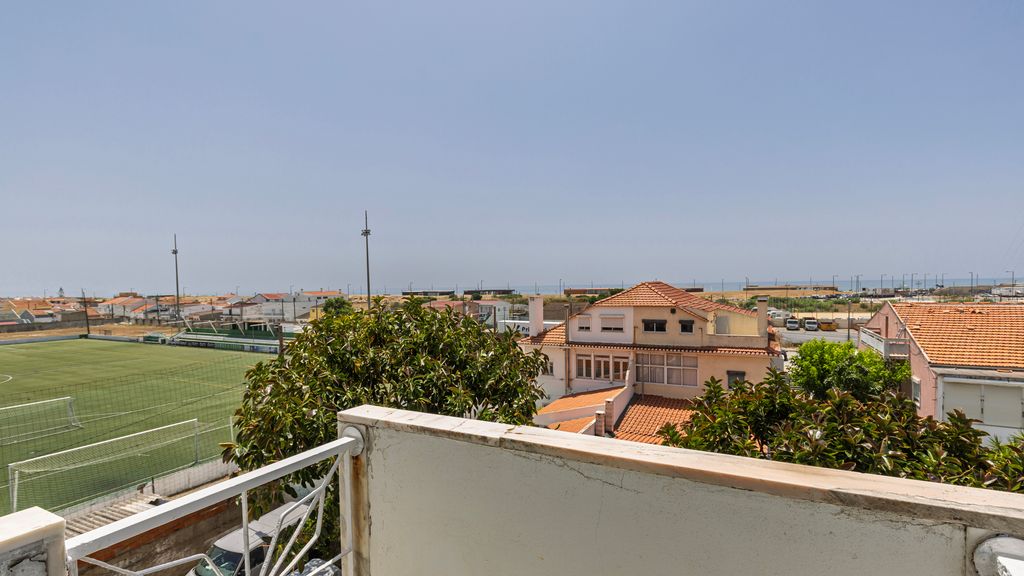 Seaside Flat in Costa da Caparica by LovelyStay