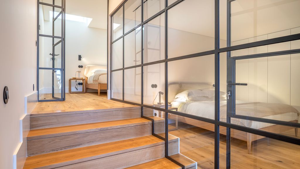 EDiTiON 147 - Luxury Beachfront Loft by LovelyStay