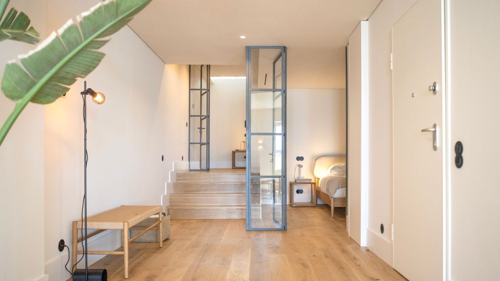 EDiTiON 147 - Luxury Beachfront Loft by LovelyStay