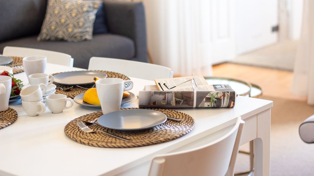 Dirk Apartment - Almada 3º T by LovelyStay