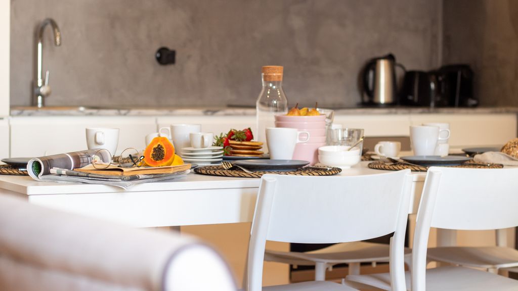 Dirk Apartment - Almada 3º T by LovelyStay