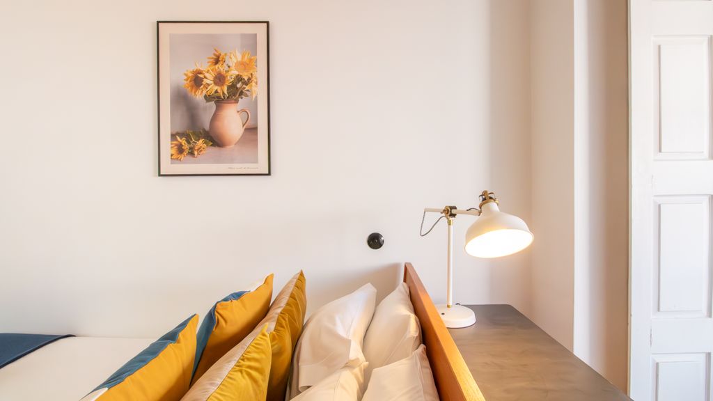 Dirk Apartment - Almada 3º T by LovelyStay