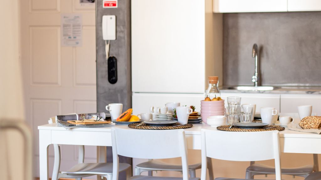 Dirk Apartment - Almada 3º T by LovelyStay