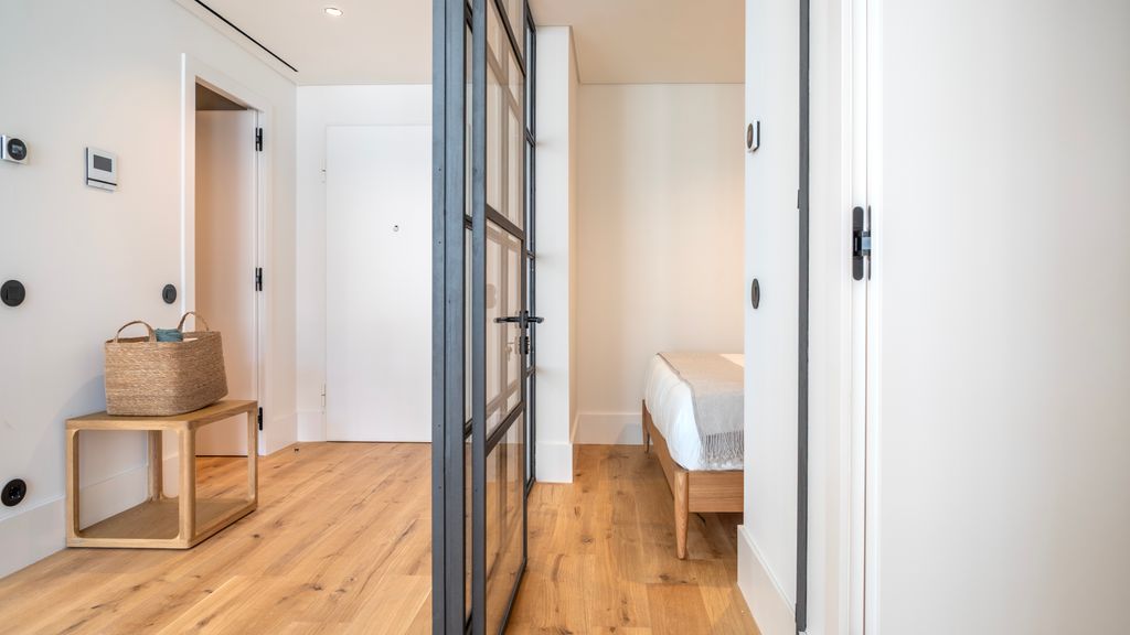 EDiTiON 147 - Luxury Beachfront Apt by LovelyStay