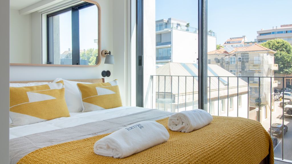 EDiTiON 309 - Sea View & Pool by LovelyStay