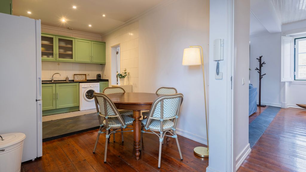 Charming and Bright Townhouse 3BDR by LovelyStay