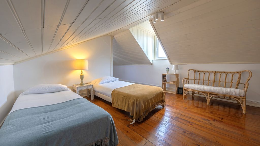 Charming and Bright Townhouse 3BDR by LovelyStay