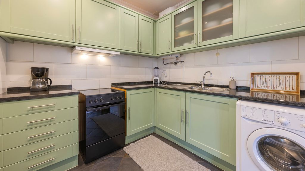 Charming and Bright Townhouse 3BDR by LovelyStay