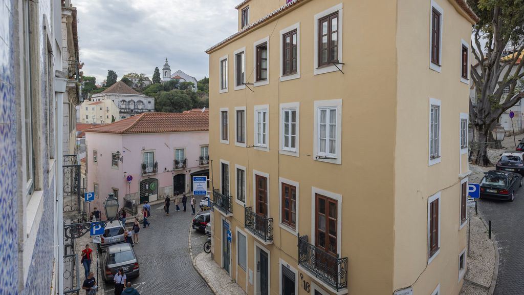 Charming and Bright Townhouse 3BDR by LovelyStay